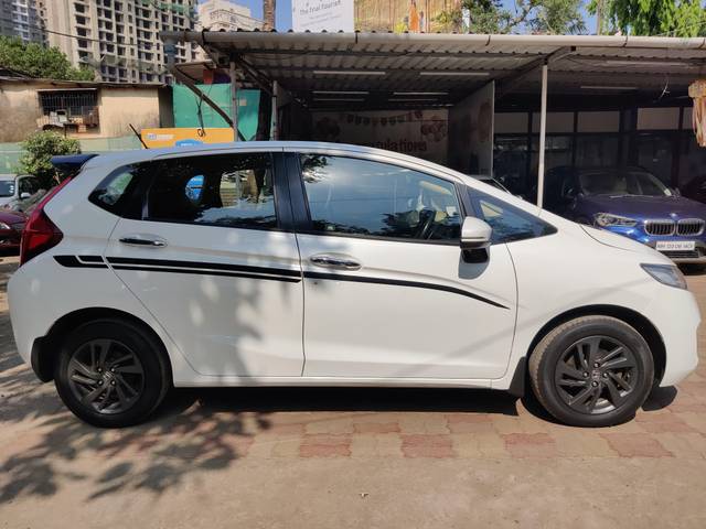 https://images10.gaadi.com/usedcar_image/4312269/original/processed_c9d69f6560c60631637cd287560ff923.jpg?imwidth=6401