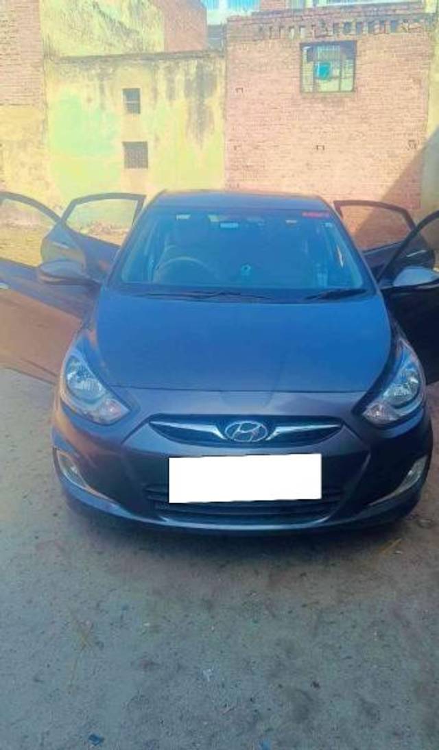 https://images10.gaadi.com/usedcar_image/4312279/original/processed_66fecbcb-bd2e-4714-a99d-6d7a6aae8e47.jpg?imwidth=6400