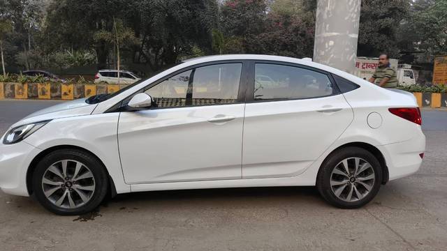 https://images10.gaadi.com/usedcar_image/4312335/original/processed_1e43d18ef26aa910fcadf2f12ef64150.jpg?imwidth=6402