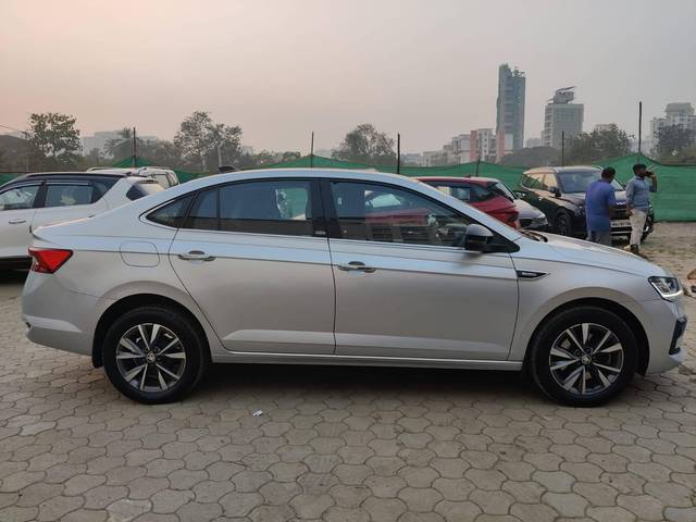 https://images10.gaadi.com/usedcar_image/4312342/original/processed_49cc6c661e5853045661104db2efda2e.jpeg?imwidth=6401