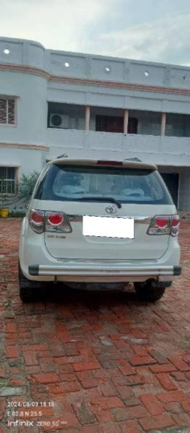 https://images10.gaadi.com/usedcar_image/4312423/original/processed_3ff5d416-877f-4829-a79d-0cb223e27de8.jpg?imwidth=6401