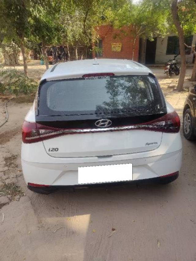 https://images10.gaadi.com/usedcar_image/4312459/original/processed_11535b4a-32f6-4999-8ef0-c45338fdebc3.jpg?imwidth=6401