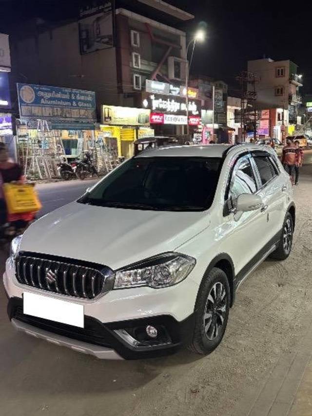 https://images10.gaadi.com/usedcar_image/4312644/original/processed_07b0a696-f707-4453-b552-4be124d578e6.jpeg?imwidth=6401