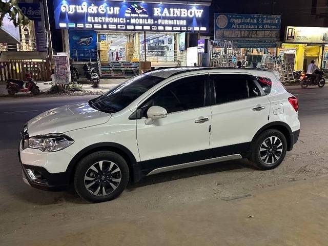 https://images10.gaadi.com/usedcar_image/4312644/original/processed_9e93e517-ba50-42f0-9909-5f538e220e24.jpeg?imwidth=6400