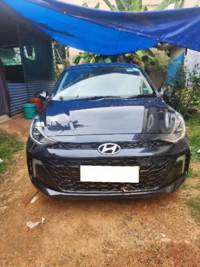 https://images10.gaadi.com/usedcar_image/4312712/original/processed_70aa7c01-fdf7-4574-803a-97da2cc94d33.jpg?imwidth=6400