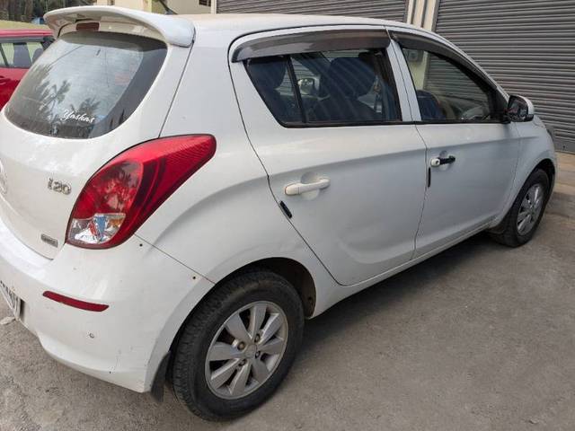 https://images10.gaadi.com/usedcar_image/4312781/original/f26363c93fae5326d026d724a8bd4014.jpg?imwidth=6402