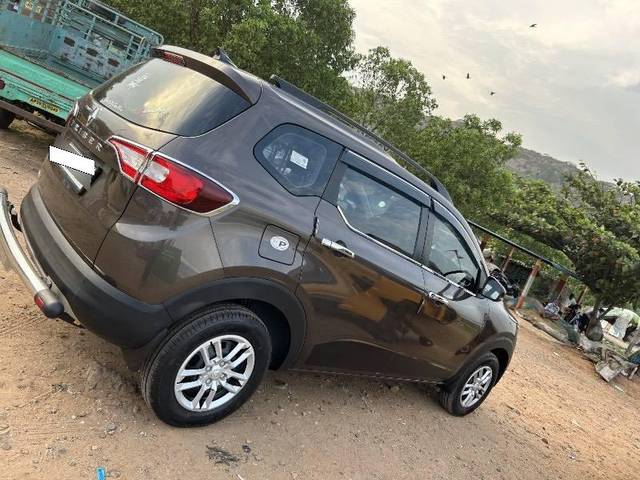 https://images10.gaadi.com/usedcar_image/4312822/original/processed_8fee8a35-dade-44c5-a696-4a07f0f2795a.jpg?imwidth=6402