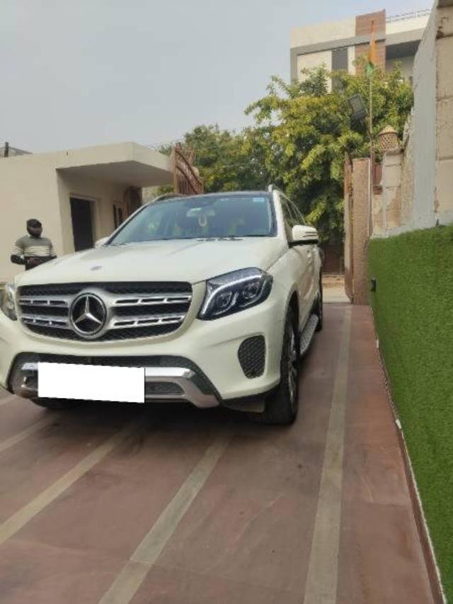 https://images10.gaadi.com/usedcar_image/4312857/original/processed_0de0f8e5-7784-4a3f-9ab8-279e8398301b.jpeg?imwidth=6400