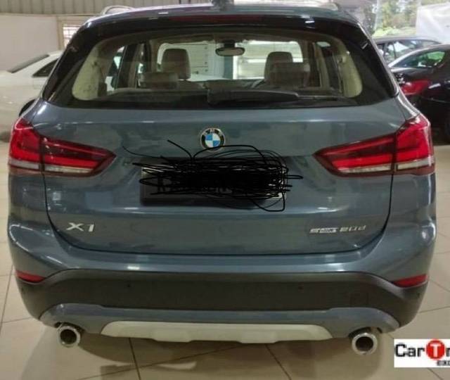 https://images10.gaadi.com/usedcar_image/4312877/original/e937cf2c52f13a22f4677c7bd53ebc6f.jpeg?imwidth=6401