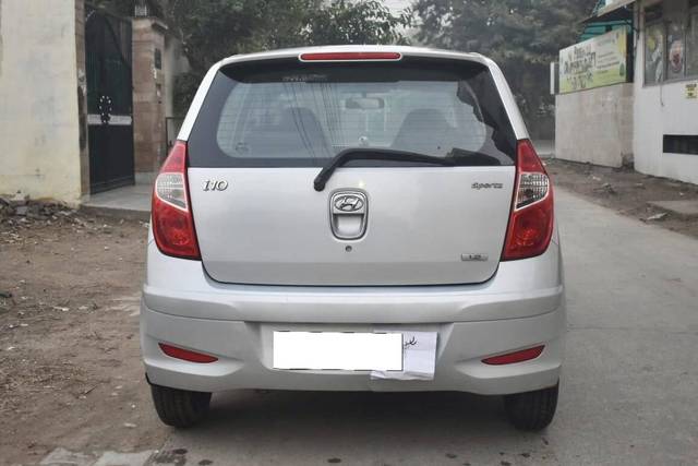 https://images10.gaadi.com/usedcar_image/4313028/original/processed_74c7b5a0909554b162662c06ea6e9aed.jpg?imwidth=6402