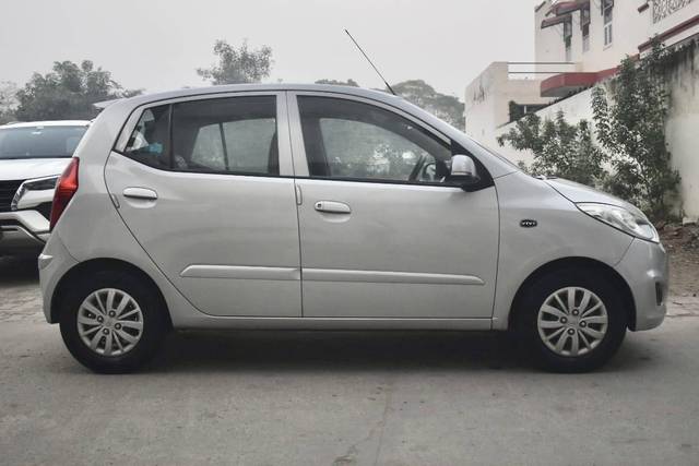 https://images10.gaadi.com/usedcar_image/4313028/original/processed_ada4d14ec7d9783eb734505f0e9735af.jpg?imwidth=6401