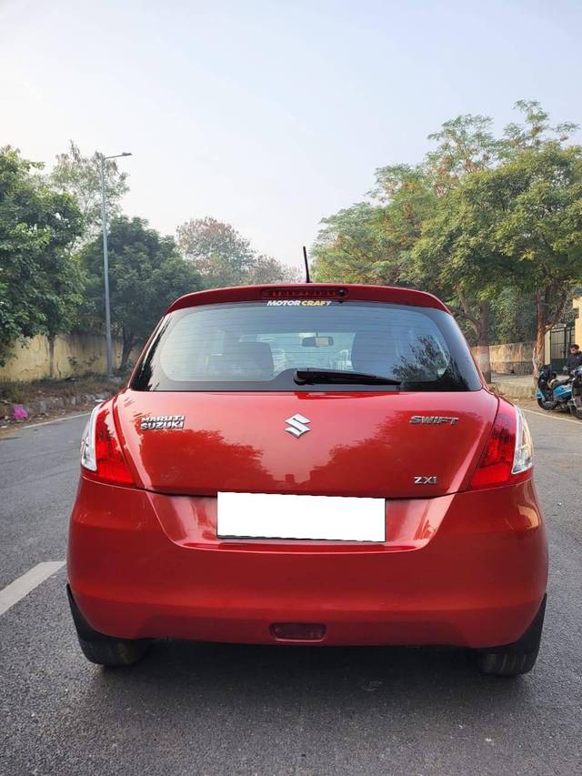 https://images10.gaadi.com/usedcar_image/4313036/original/processed_26d7bd27c86e3953862e941b7540e525.jpg?imwidth=6402