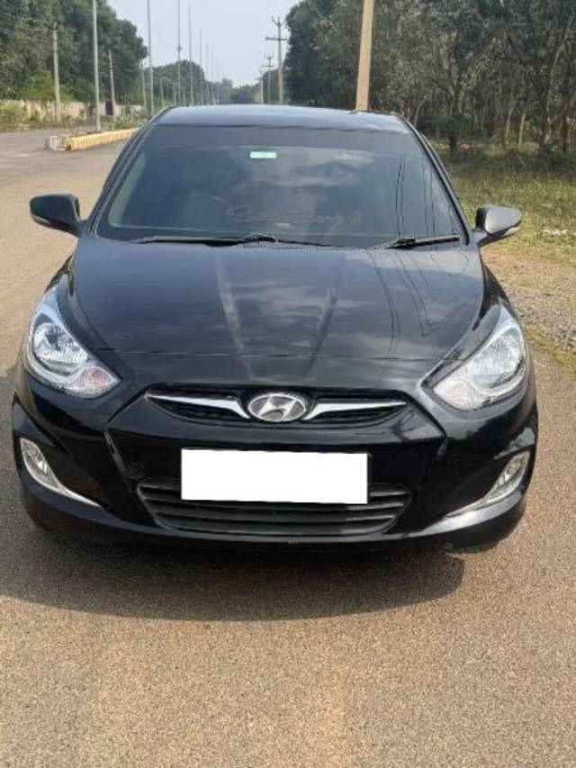 https://images10.gaadi.com/usedcar_image/4313164/original/processed_59e7257a-427e-414e-ae4c-91e20fff9bc6.jpeg?imwidth=6400