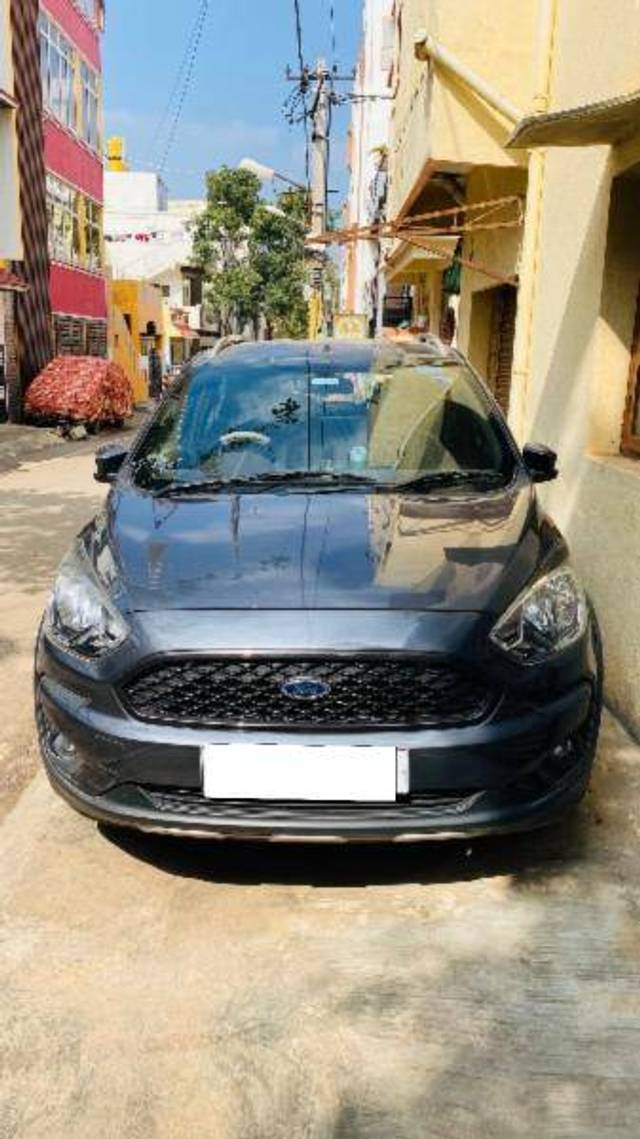 https://images10.gaadi.com/usedcar_image/4313175/original/ef4eef4c3a7fdb8eb5d4ef004eb761f1.jpeg?imwidth=6400