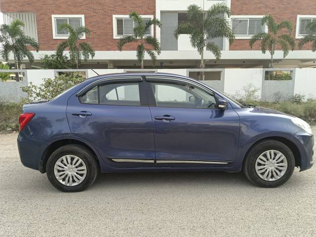 https://images10.gaadi.com/usedcar_image/4313199/original/549240703f78eb24151f70ffa213a85a.jpg?imwidth=6401