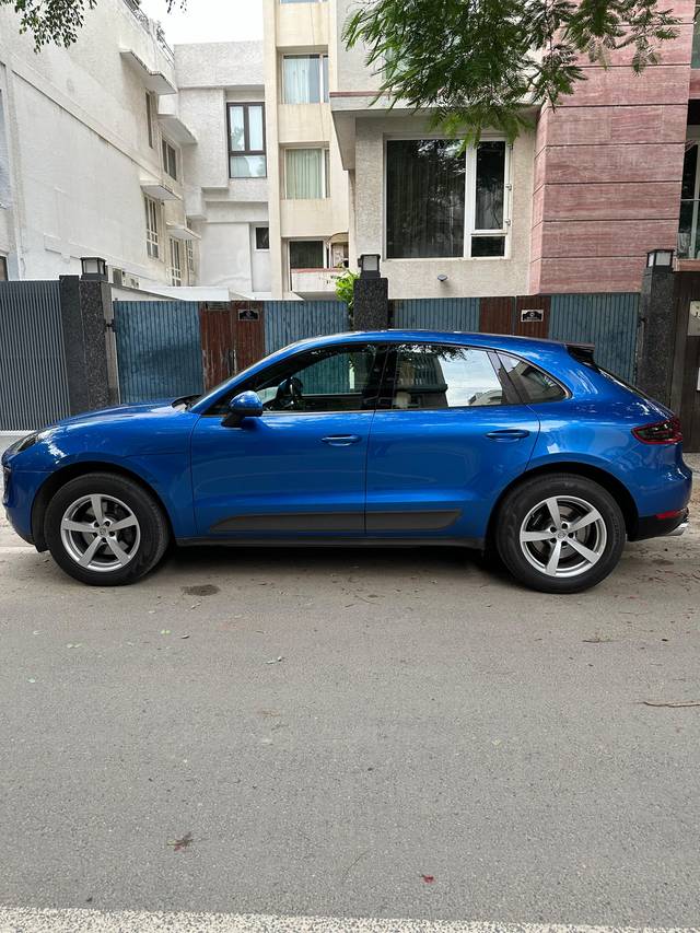 https://images10.gaadi.com/usedcar_image/4313244/original/1ac7abadc9bba4d36b671fa82ea8ecb3.jpg?imwidth=6401