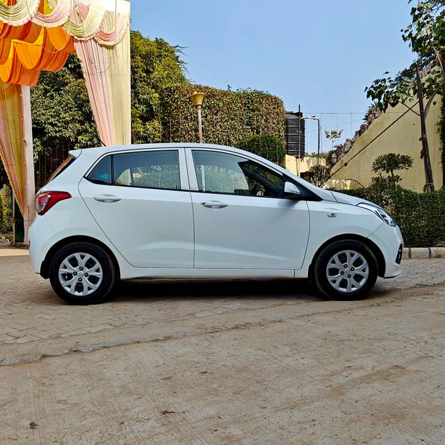 https://images10.gaadi.com/usedcar_image/4313248/original/9e98b528d1bf50ee0e9d666324670b59.jpg?imwidth=6401