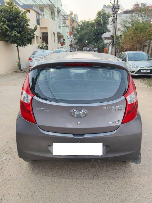 https://images10.gaadi.com/usedcar_image/4313342/original/processed_8b3e4606cb011d8fbfe27f9b9aebeba5.jpg?imwidth=6401