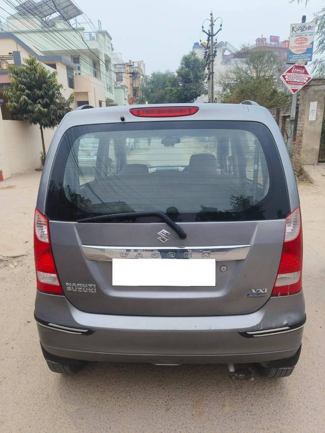 https://images10.gaadi.com/usedcar_image/4313379/original/processed_5aaa2660fa26d685630800c305867cee.jpg?imwidth=6402