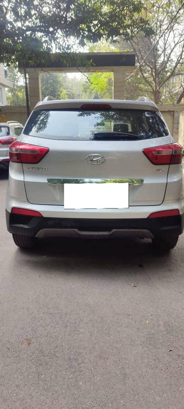 https://images10.gaadi.com/usedcar_image/4313411/original/processed_0b3ac541354dc04865ccf35e64f6e2f4.jpg?imwidth=6402