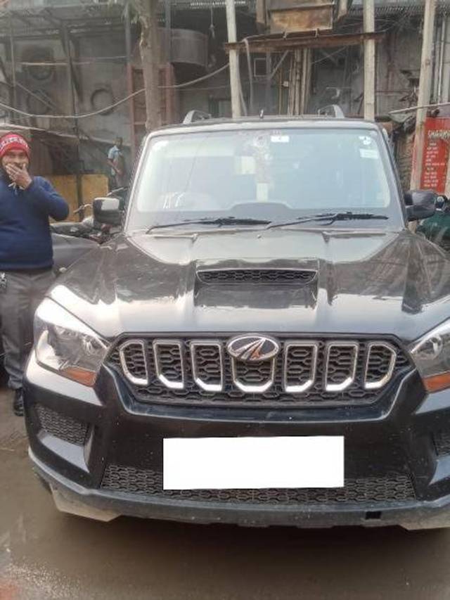 https://images10.gaadi.com/usedcar_image/4313459/original/8437658417330ad4281ae3856e6edb54.jpeg?imwidth=6400