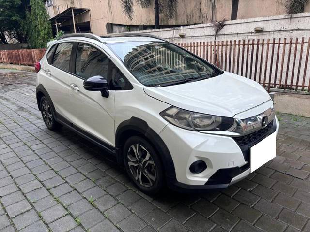 https://images10.gaadi.com/usedcar_image/4313503/original/processed_ac8ce93eacc9721a1518cc0536edddf9.jpg?imwidth=6400