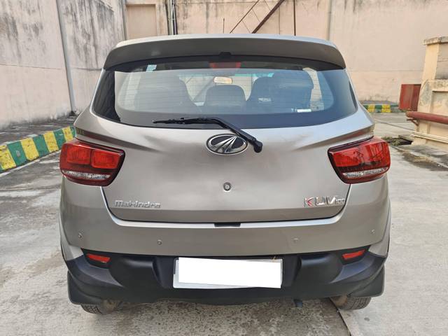 https://images10.gaadi.com/usedcar_image/4313515/original/processed_0414885bce316173f7e5a96630b67704.jpg?imwidth=6402