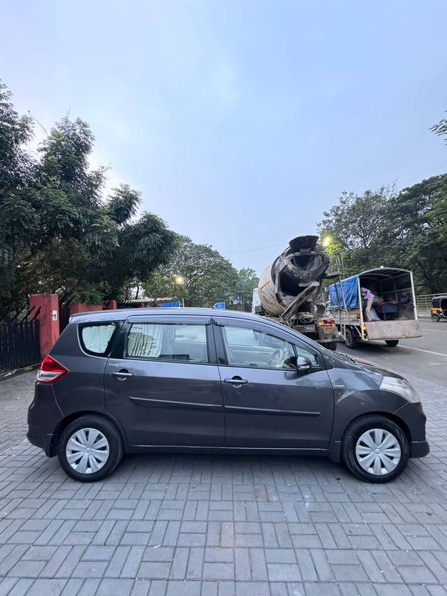 https://images10.gaadi.com/usedcar_image/4313527/original/66e379982bacd743a979c1070c232856.jpg?imwidth=6401