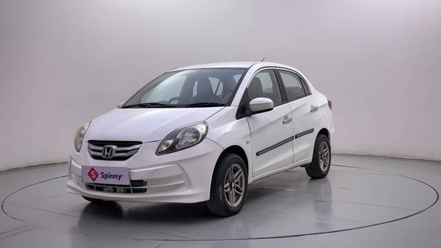 https://images10.gaadi.com/usedcar_image/4313986/original/279127a8c2d48cc8b3c6b56a75a4fe52.JPG?imwidth=6400