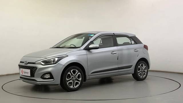 https://images10.gaadi.com/usedcar_image/4314572/original/9c5c5f40ad4d2e6e6cc3ed2b905fe129.JPG?imwidth=6400