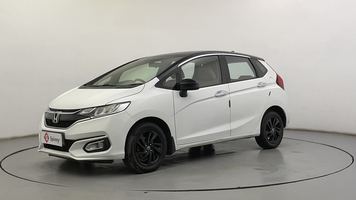 Buy Used Honda Jazz ZX of 2022 model @ 7,24,000 INR in Ahmedabad