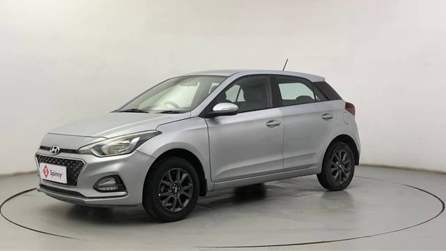 https://images10.gaadi.com/usedcar_image/4314619/original/e16593f9a02462fc989f8c2506e26b5f.JPG?imwidth=6400