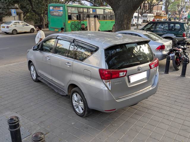 https://images10.gaadi.com/usedcar_image/4314696/original/processed_9ecf5b7e4c3b1c1ed9c2edd46621a8fd.jpg?imwidth=6402