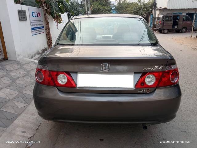 https://images10.gaadi.com/usedcar_image/4315019/original/processed_2ee33153a431a23a1e422861b510801a.jpg?imwidth=6402