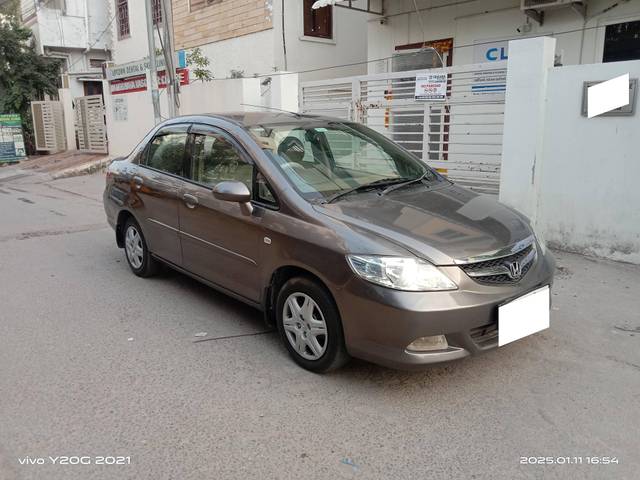 https://images10.gaadi.com/usedcar_image/4315019/original/processed_5ae11c0ef629d9fc1fea3a192a81cff7.jpg?imwidth=6400