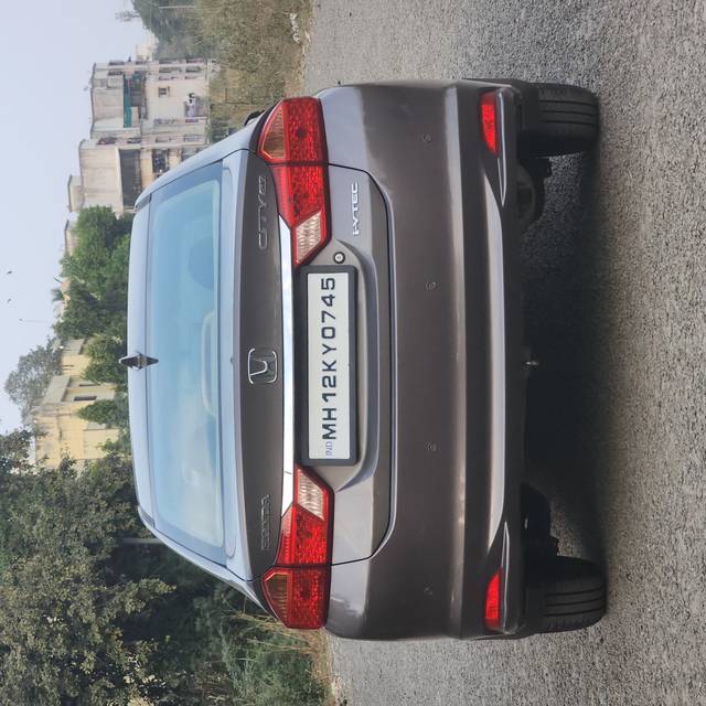 https://images10.gaadi.com/usedcar_image/4315026/original/2f6214ab65afcc9c7b844e5add4b01d6.jpg?imwidth=6401