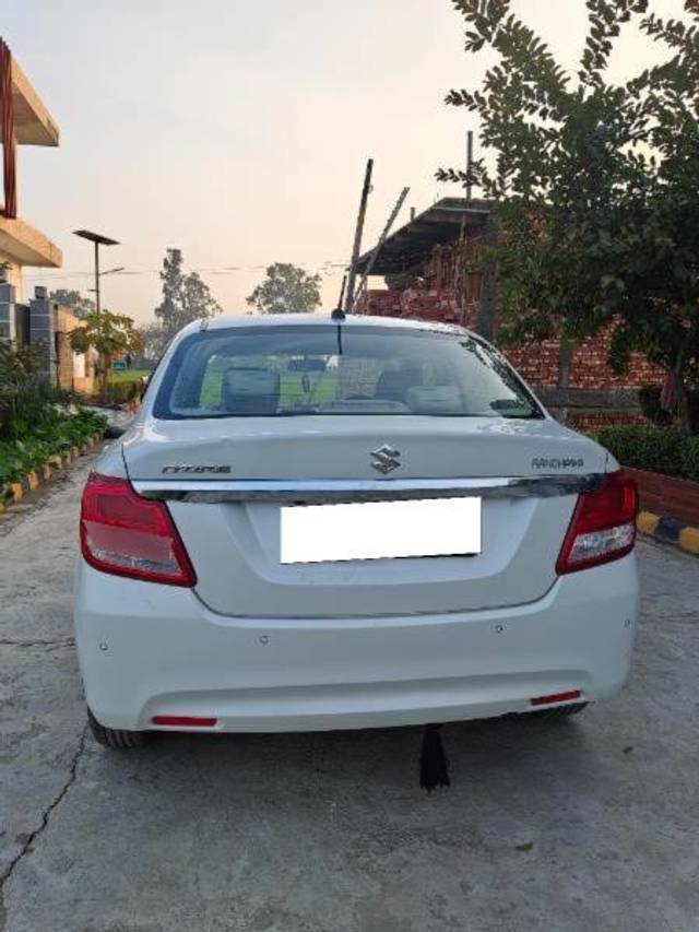 https://images10.gaadi.com/usedcar_image/4315110/original/processed_e9eb5bcf-7652-4a99-81b1-e75e7039249f.jpg?imwidth=6402