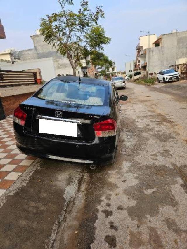 https://images10.gaadi.com/usedcar_image/4315312/original/processed_b0371c03-c45f-435f-bdfa-e337d0c74891.jpg?imwidth=6402