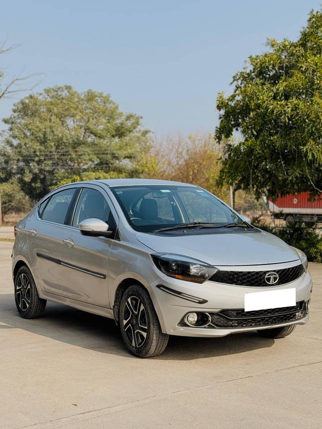 https://images10.gaadi.com/usedcar_image/4315331/original/processed_6e9c5e7901fa2e89fa26cd9205a2e397.jpg?imwidth=6400