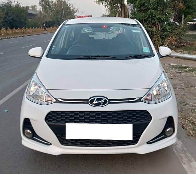 https://images10.gaadi.com/usedcar_image/4315389/original/processed_fd8c504d0b40a24720da4a82de26ba70.jpg?imwidth=6402