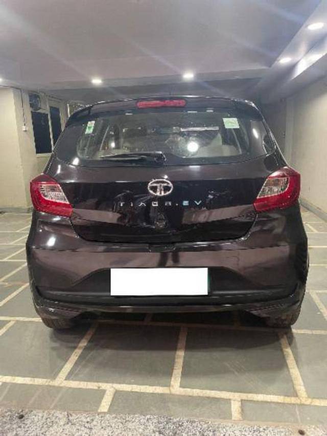 https://images10.gaadi.com/usedcar_image/4315503/original/95477c917a876edcf6728ec54880ddb4.jpeg?imwidth=6401