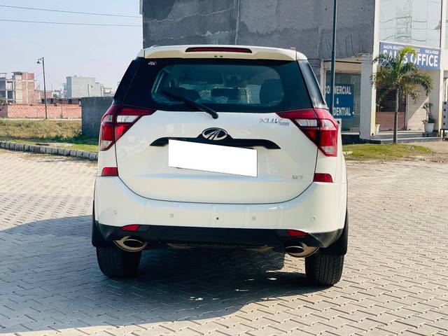 https://images10.gaadi.com/usedcar_image/4315559/original/processed_420d7ea3d8c6a6c28ecd35d3aa769778.jpg?imwidth=6401