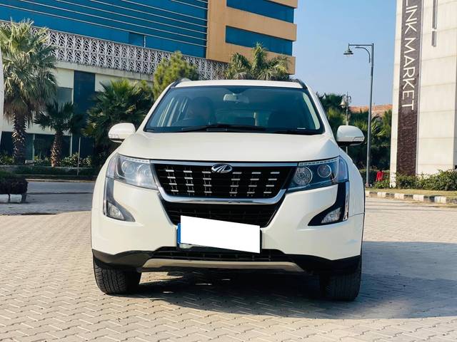 https://images10.gaadi.com/usedcar_image/4315559/original/processed_8b5aa154a8efae03408bdf277dbaf84e.jpg?imwidth=6402