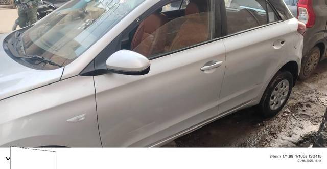 https://images10.gaadi.com/usedcar_image/4315567/original/processed_8b18f692-86cf-41ae-b566-876664931969.jpg?imwidth=6402