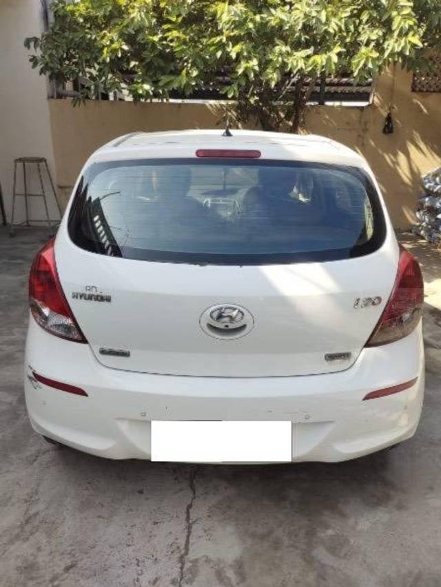 https://images10.gaadi.com/usedcar_image/4315576/original/processed_8f9aff57-15f6-4fc7-b958-d14ee02ebcfa.jpeg?imwidth=6401