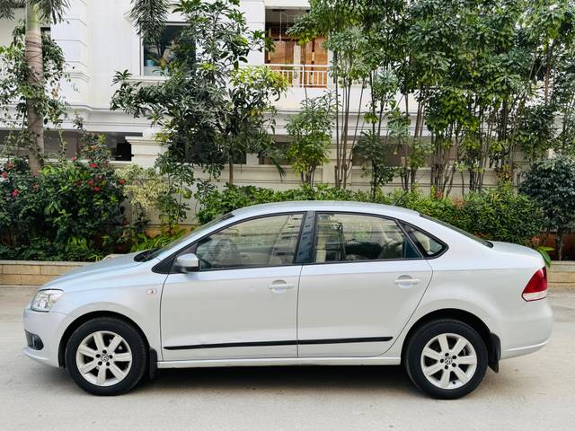 https://images10.gaadi.com/usedcar_image/4315582/original/2b3a98e90506523def4e5d0ba093fcd0.jpg?imwidth=6402