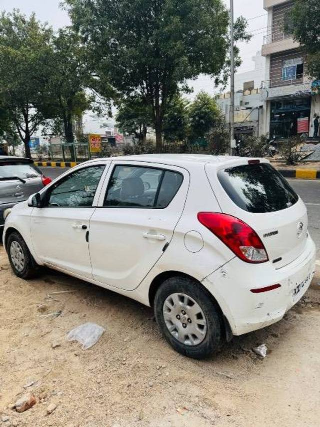 https://images10.gaadi.com/usedcar_image/4315597/original/8d73773659f7cba0e54610fda1072c15.jpeg?imwidth=6401