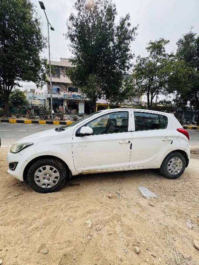 https://images10.gaadi.com/usedcar_image/4315597/original/ef24ba9aef8e28d6110e9a305536c80c.jpeg?imwidth=6402