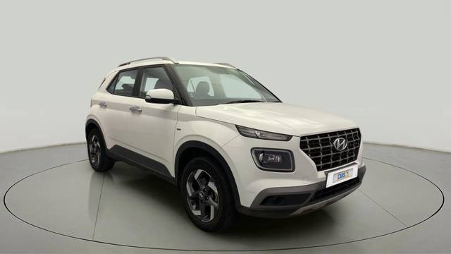 https://images10.gaadi.com/usedcar_image/4315613/original/449a464bb0327a19ce850d5317c0d5e2.jpg?imwidth=6400