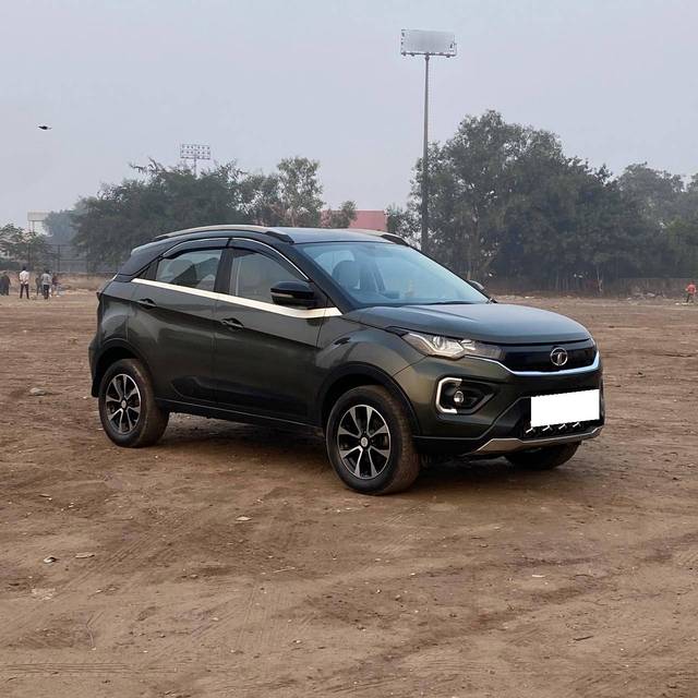 https://images10.gaadi.com/usedcar_image/4315626/original/processed_5f097e574a2731c30358133da5823e5a.jpg?imwidth=6400